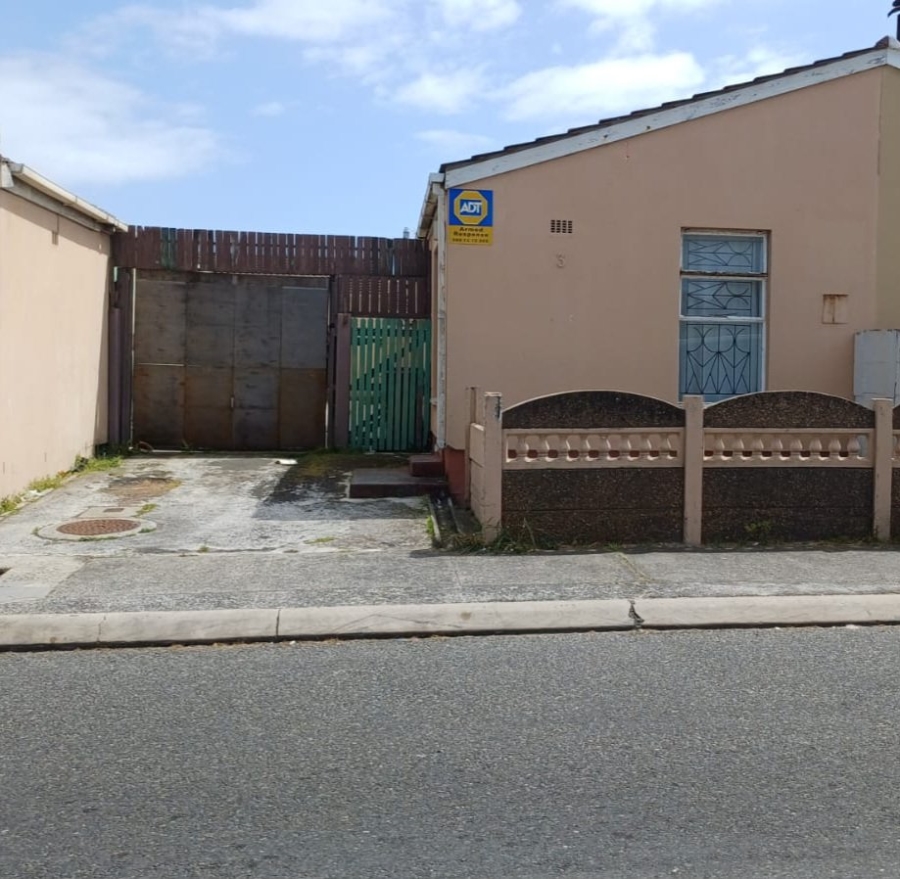  Bedroom Property for Sale in Portlands Western Cape